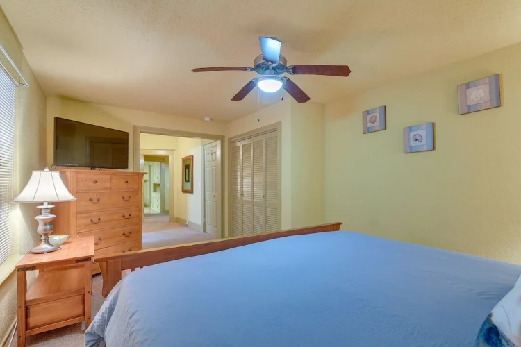 5 Bedrooms Cottage