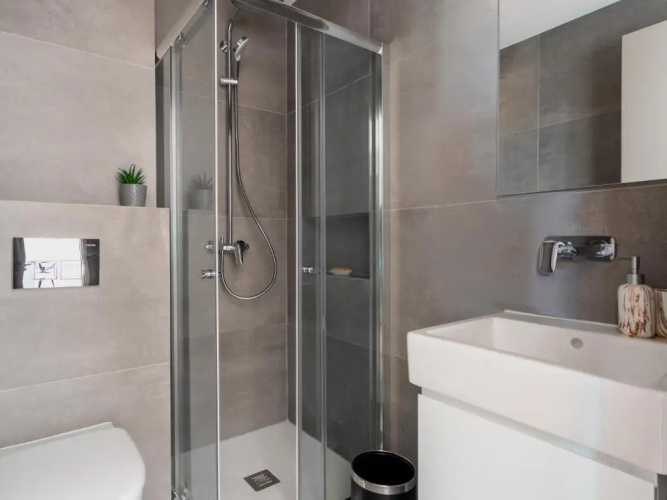 Sanders Crystal 2 Limassol