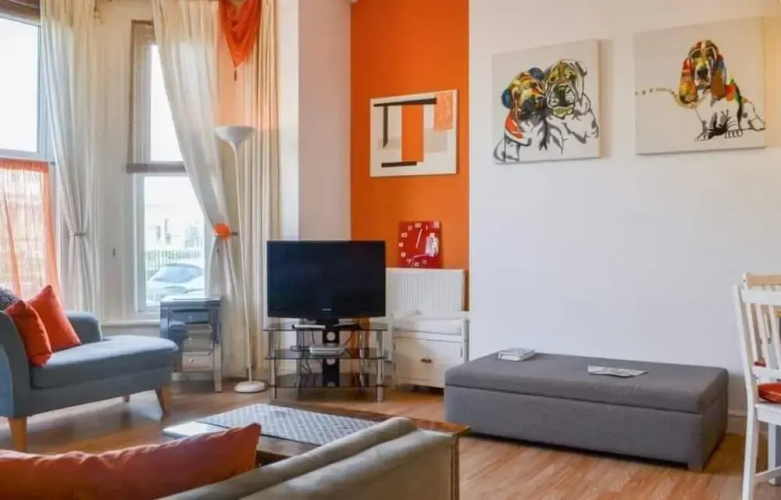 1 Bed Studio Sleeps 4 - Seaside, Dog Friendly