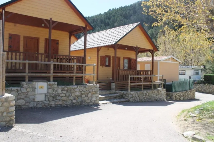 Bungalow with balcony and with view