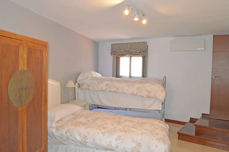 Beachfront villa protected private pool 4 bedrooms Marbella