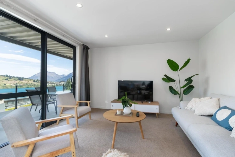 3 Bedrooms Apartment with balcony