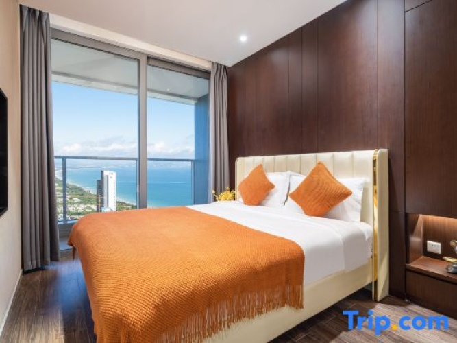 3 Bedrooms Deluxe Suite with balcony and with sea view