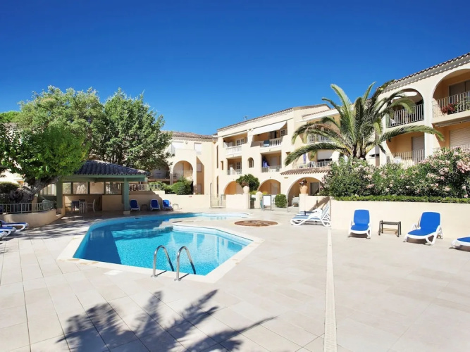Well-kept Apartment With Dishwasher, 1 km. From the Beach