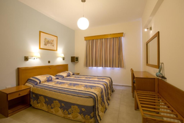 1 Bedroom Apartment with pool view