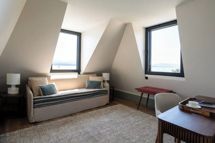 Maison Du Lac Boutique Hotel