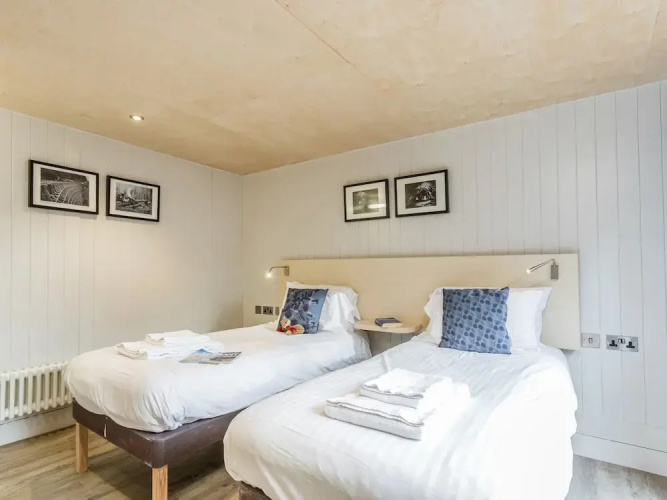 Lodge 2