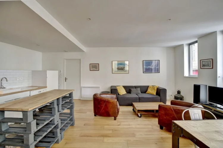 Le Faubourg, charmant duplex pour 4 avec parking!