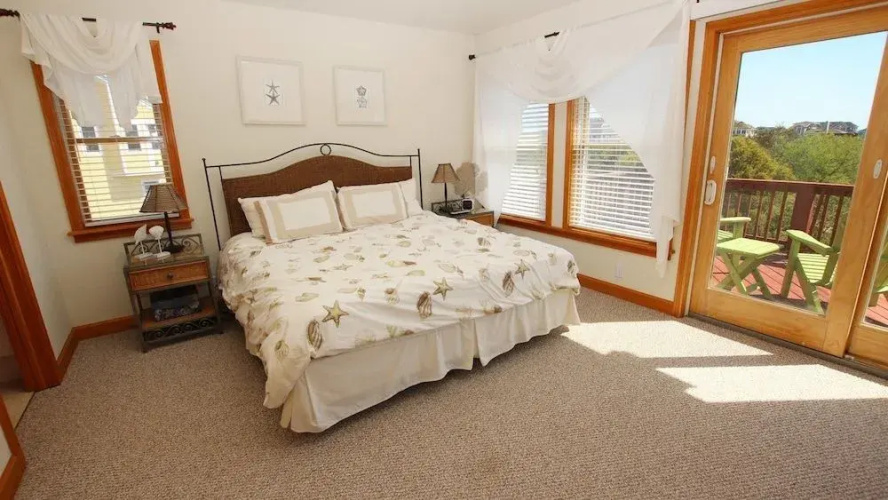 Ashley's Nest - 6 Br home by RedAwning