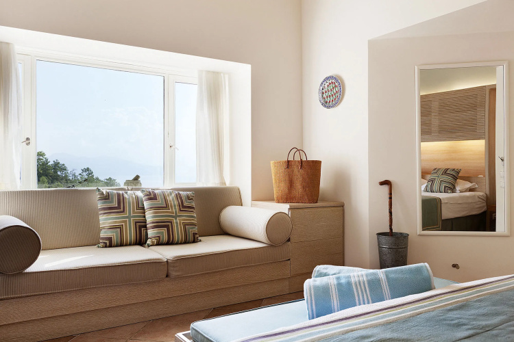 Dionysos Hotel