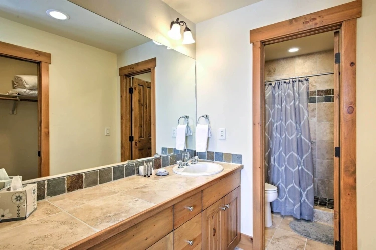 4 Bedrooms Cottage