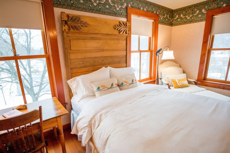 Round Barn Farm B & B Event Center