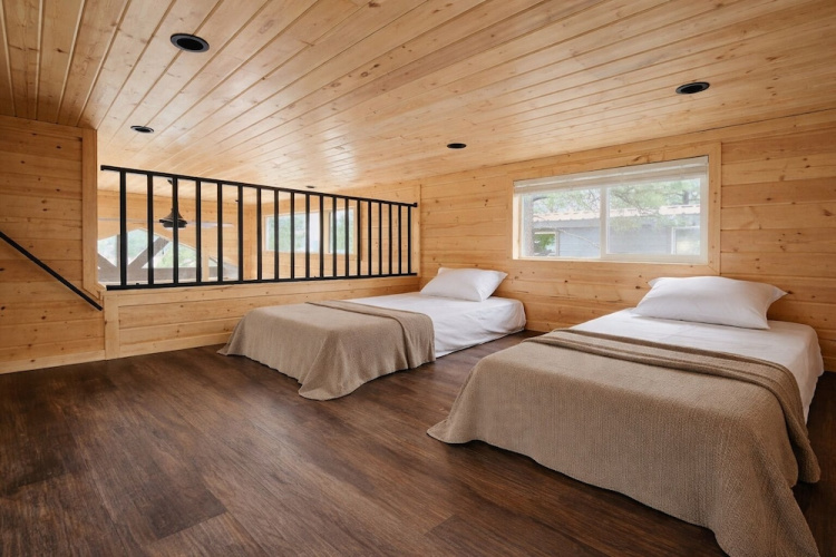 Cozy Tiny Home with Loft Sleeps 6