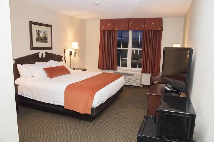Premium Double Suite with pool view