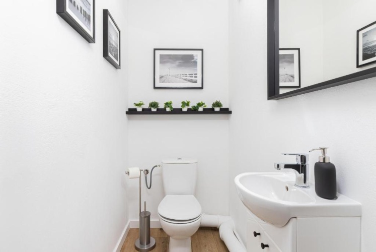 3 Bedrooms Apartment