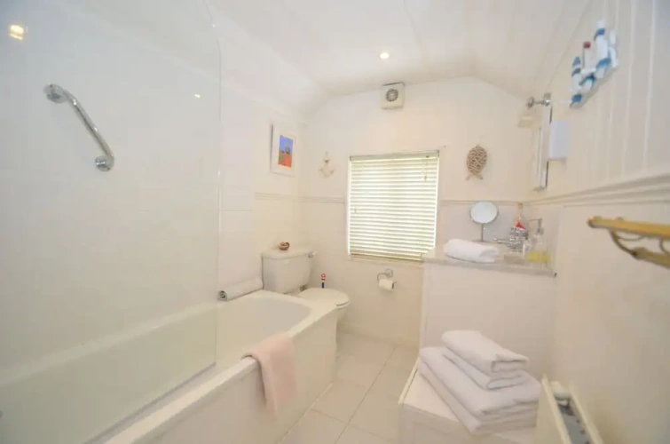 2 Bedrooms Cottage