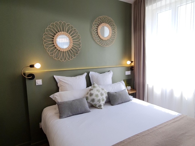 Standard Double room with city view