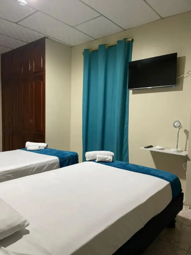 Reef Hostel Manta