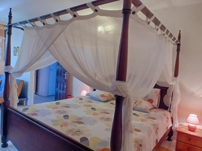 2 Bedrooms Cottage
