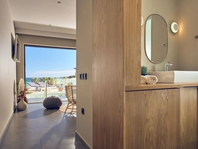 Oceanis Luxury Suites