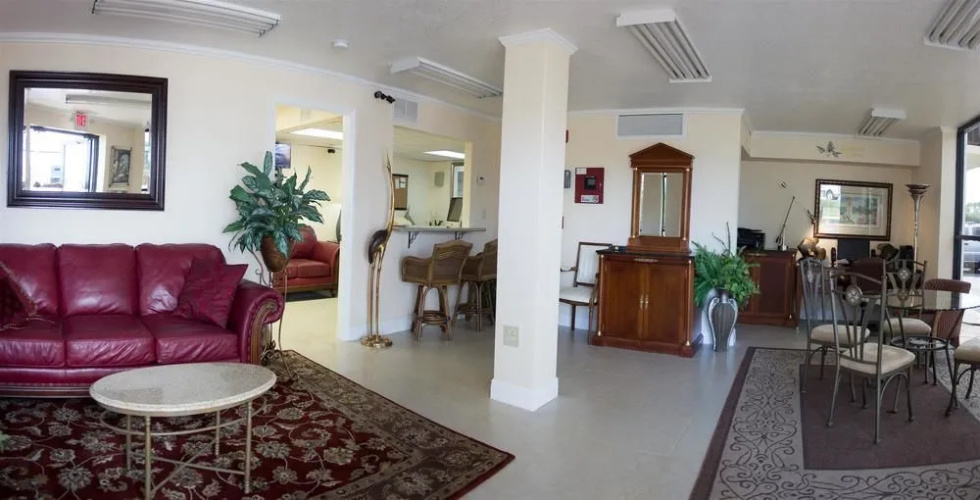 3 Palms - Fort Pierce