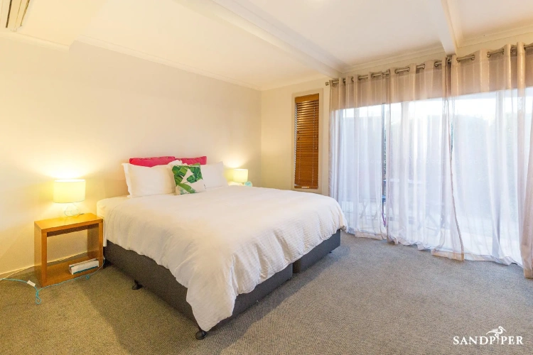 Standard Twin room with view