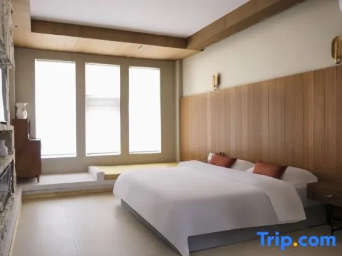 Deluxe Family Suite