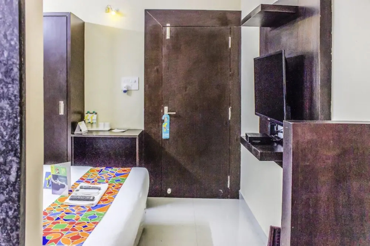 FabHotel Limestone Gachibowli