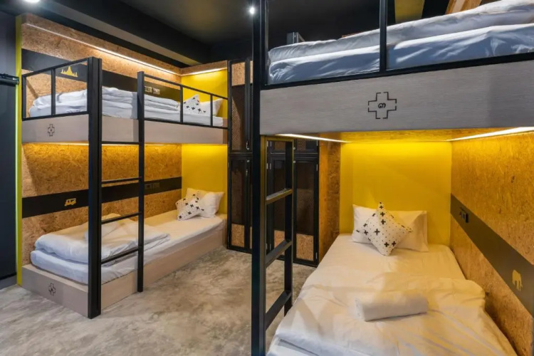 LOBSUEK Hostel หลบศึก โฮสเทล