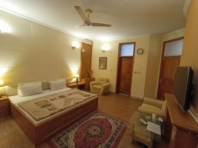 Delano Guest House