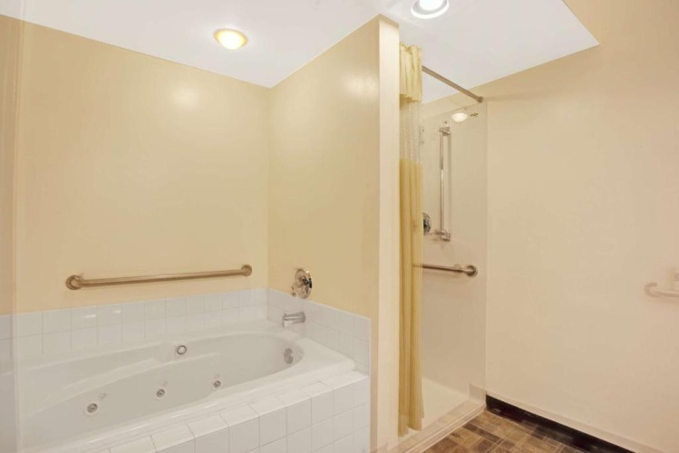 Deluxe Double Suite