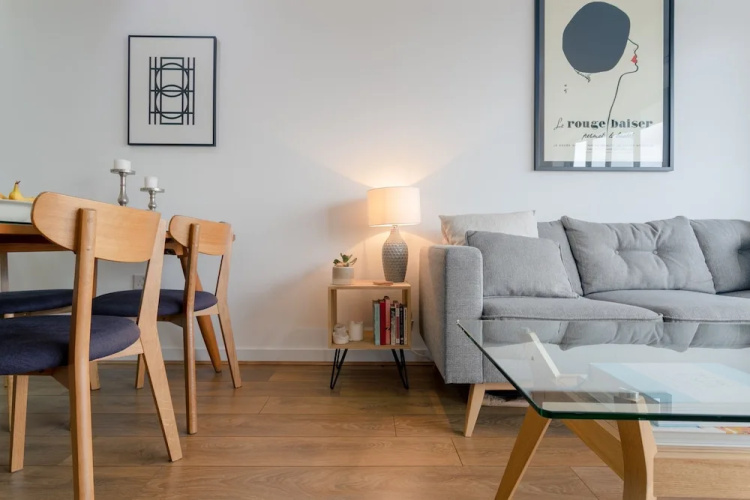 Modern 2 Bedroom Apartment With Panoramic Views