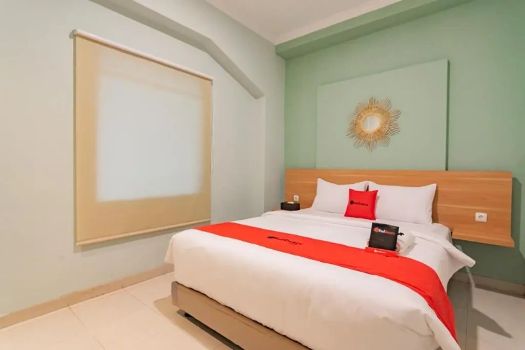 RedDoorz Double room