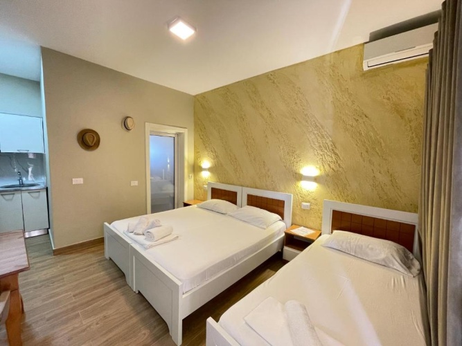 Standard Triple room with balcony