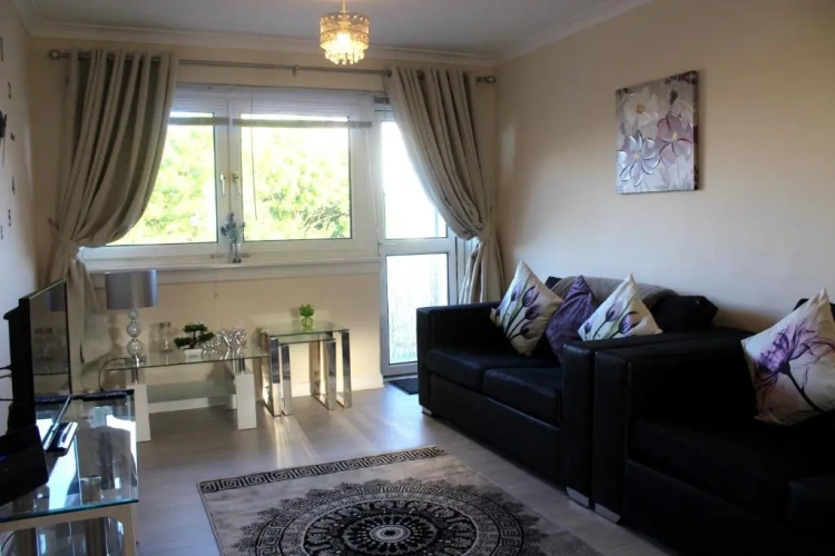 2 Bedrooms Apartment