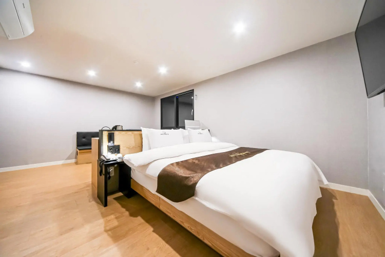 Forest 701 Hotel