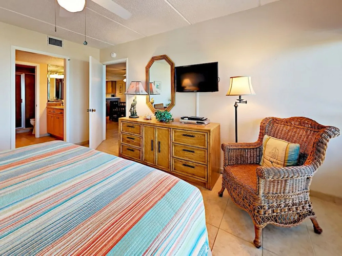 4400 Gulf Blvd Condo Unit 207