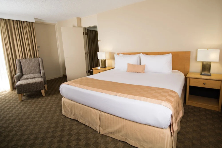Ramada Edmonton Hotel & Conference Centre