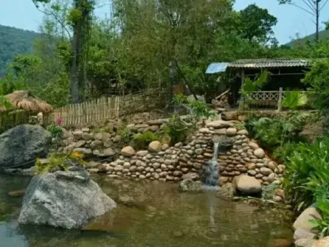 Menglian Bafang Hotel
