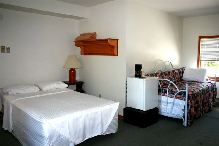 Chestnut Grove Resort