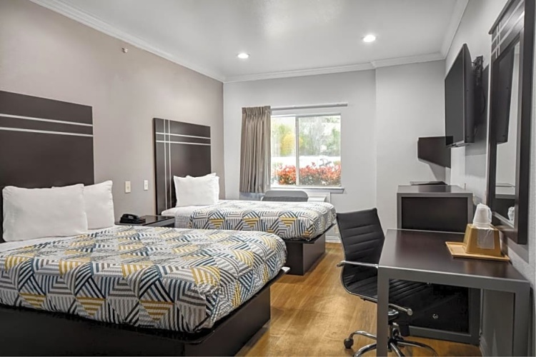 Deluxe Quadruple room