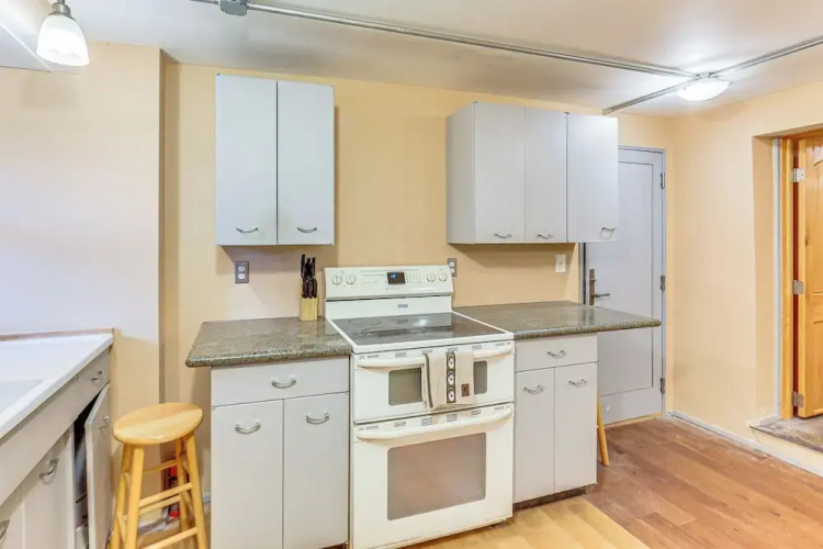 Walkable Studio in the Heart of Pittsburgh!