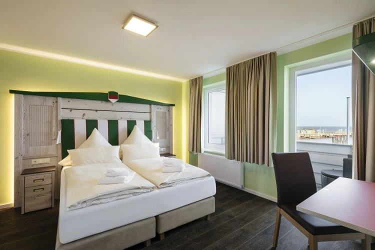 1 Bedroom Apartment with balcony and with sea view