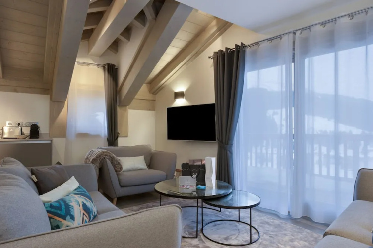 Le C Residence Apartment T4 Cabins A06