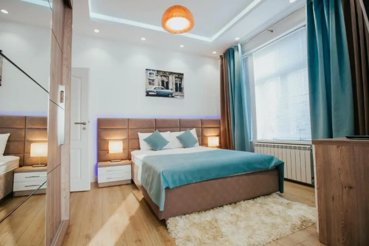 2 Bedrooms Apartment