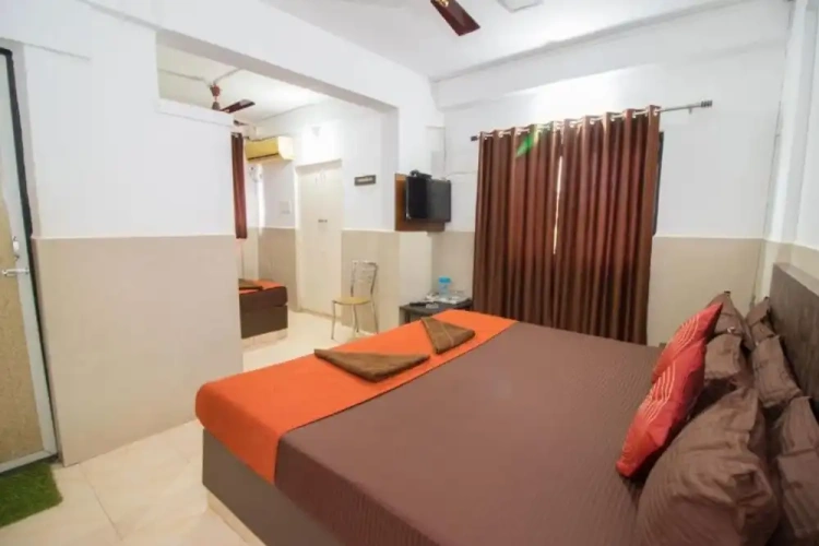 Deluxe Double room with city view