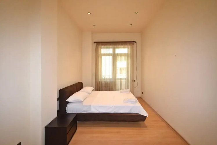Spacious Apartment by Luxe Group TT606