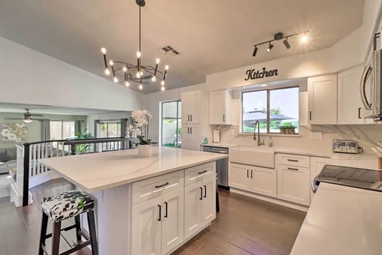 4 Bedrooms Cottage