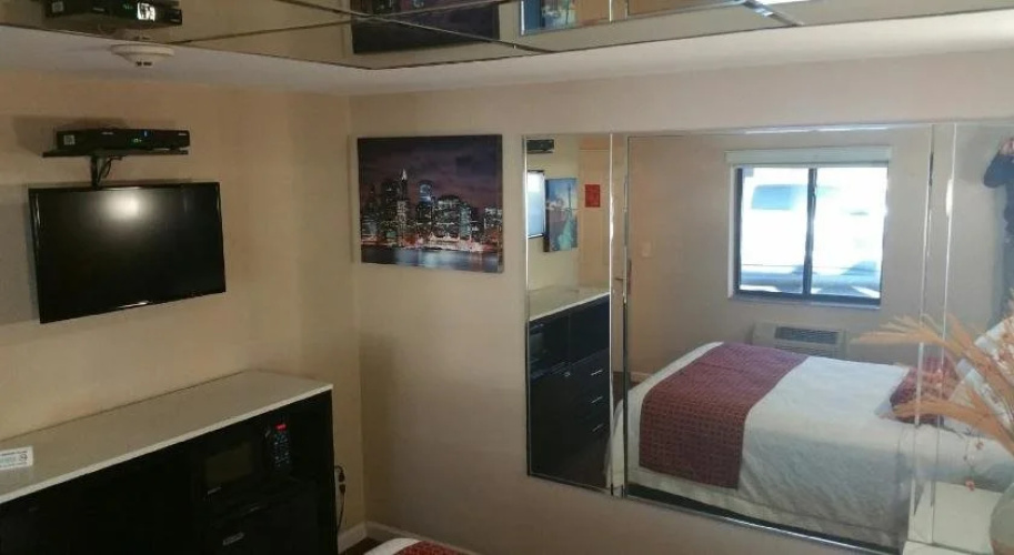 Relax Inn North Babylon