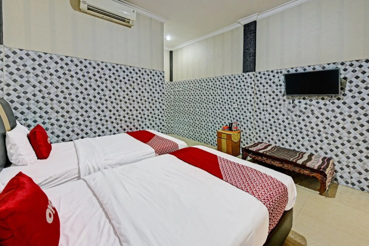 Spot On 91376 Hotel Bintang Flores